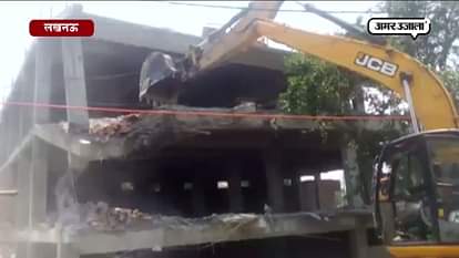 illegal building demolish by lucknow development authority of gayatri prajapati