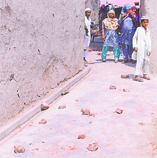 Pothole, firing after namaz