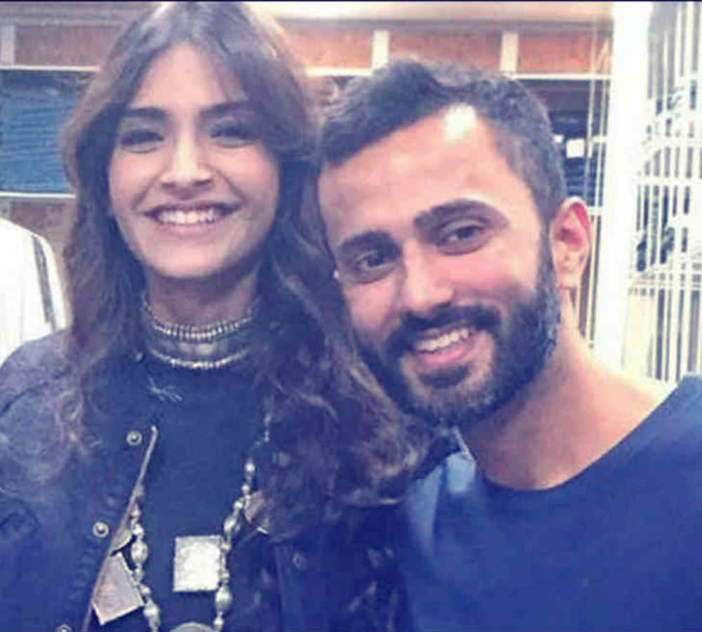 sonam kapoor decide to get marry with boyfriend anand ahuja after anushka sharma wedding