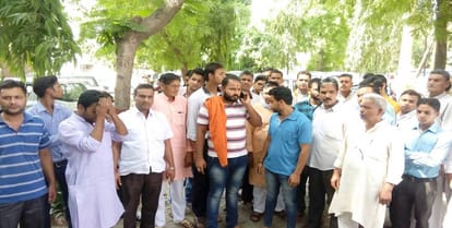 Attack on the police who reached the notice of Animal Cattle, scramble