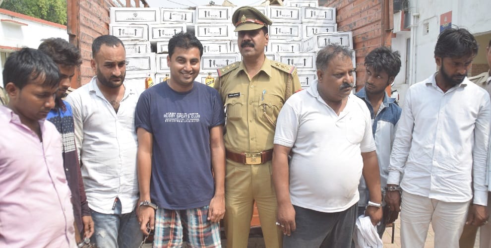 Son of retired colonel used to smuggle alcohol on the car by writing ARMY, police arrested
