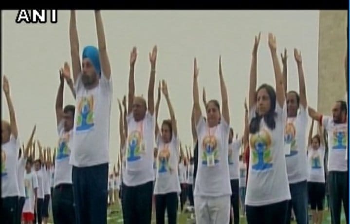 Pics: Yoga practicing in these cities of the world before International Yoga Day