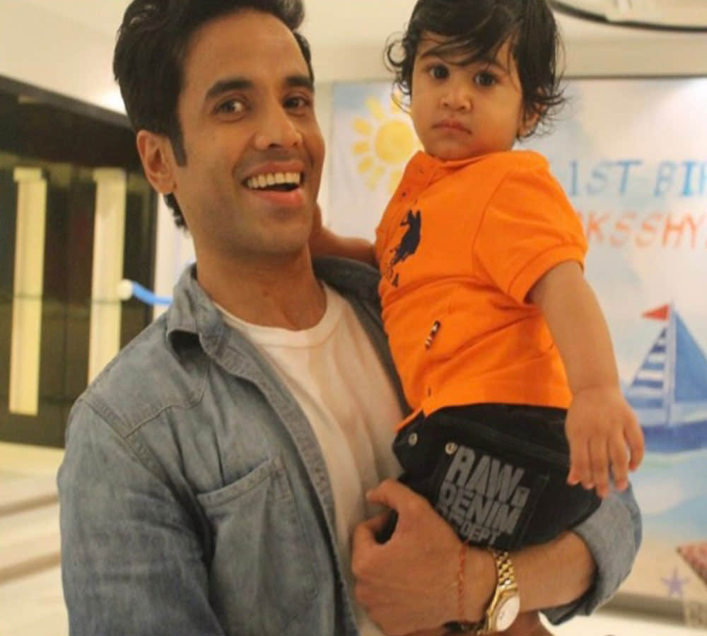 fathers day special bollywood single fathers from karan johar to tusshar kapoor