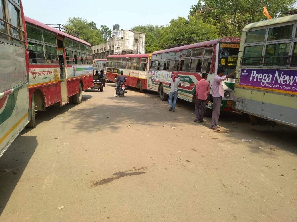 Building construction incomplete, wandering bus passengers