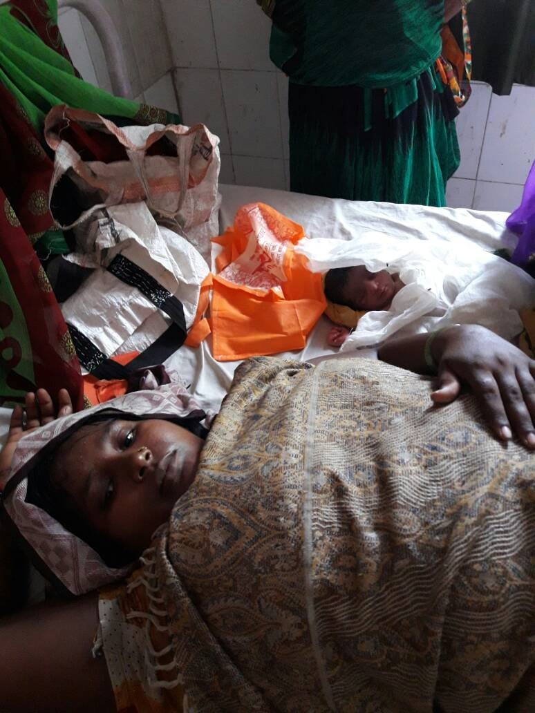 Mirzapur doctor returned without seeing, delivery at the hospital gate