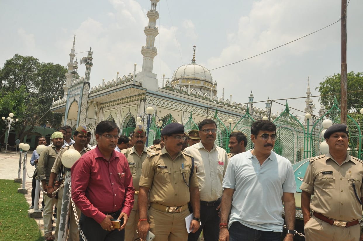 ईद की नमाज की तैयारियां देखीं