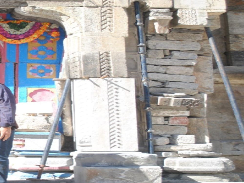  kedarnath disaster Boulder is now used to decorate temple 