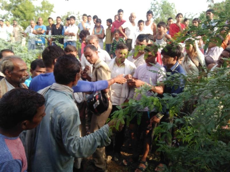 रेलवे लाइन के किनारे फिरोजाबाद के युवक का शव मिला