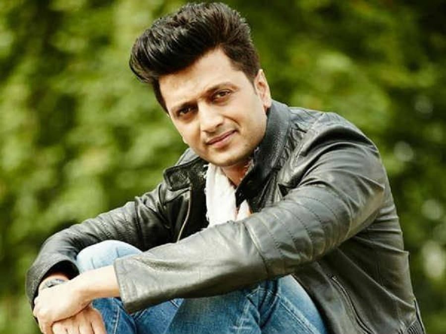 Riteish Deshmukh Blocks A Troll After He Says India Murdabad as a comment on twitter