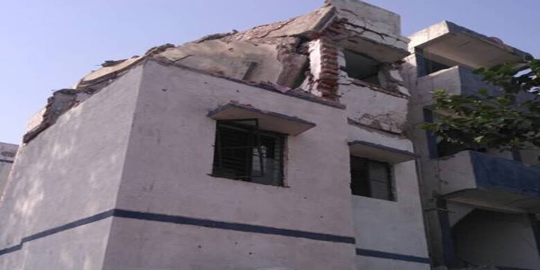one person died in an explosion in building at kannauj 