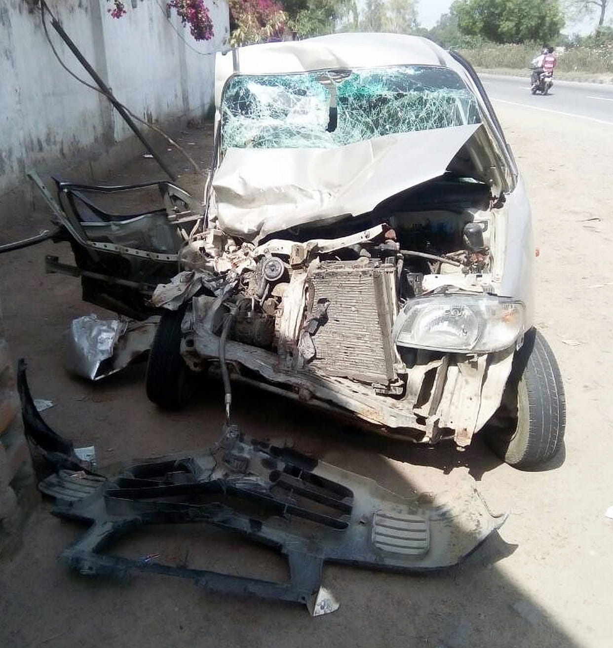Six people injured in  car collision.