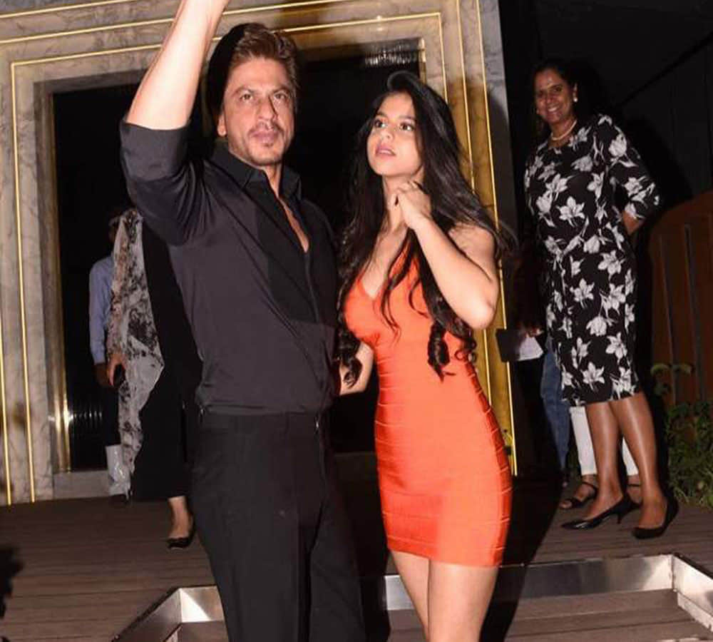 Gauri Khan Restaurant Launch Party, ShahRukh Arrives With Daughter Suhana