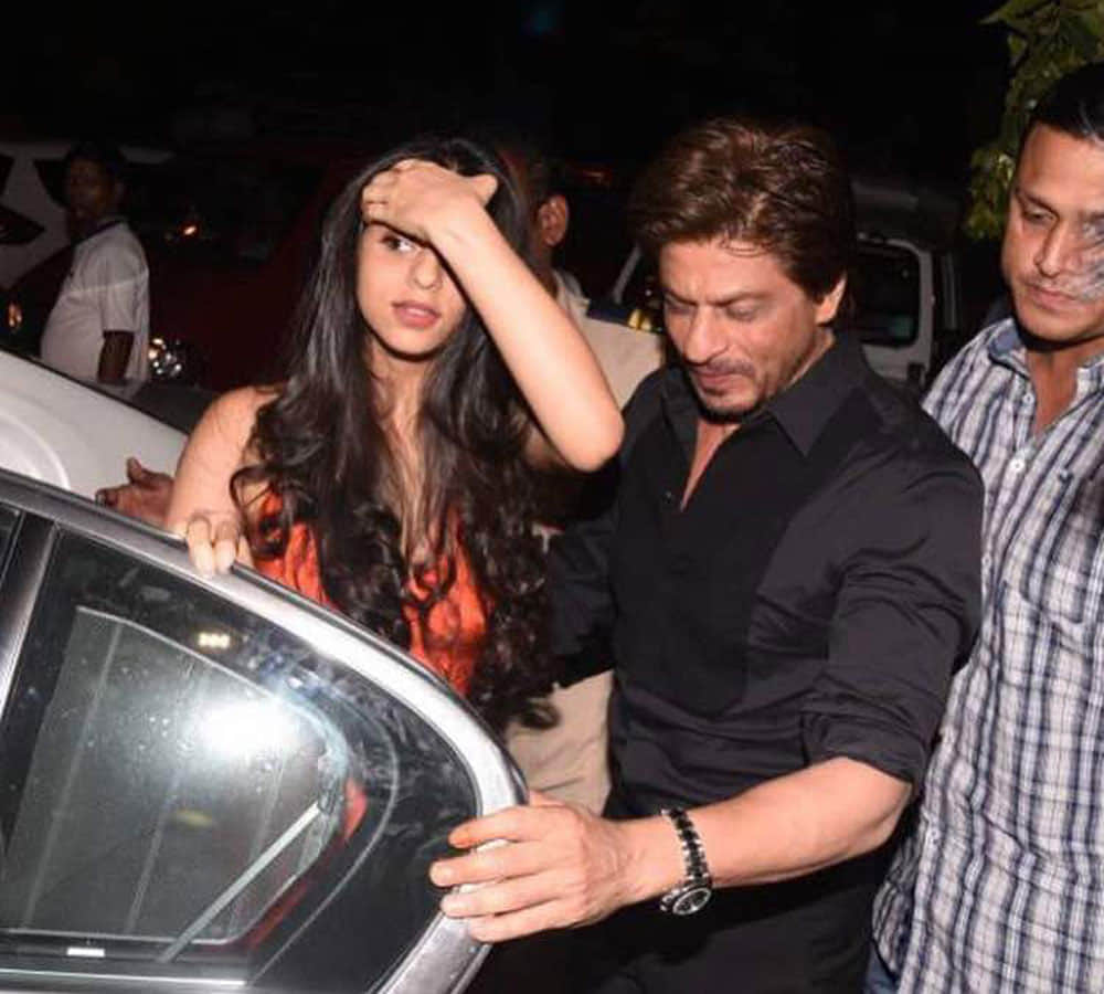 Gauri Khan Restaurant Launch Party, ShahRukh Arrives With Daughter Suhana