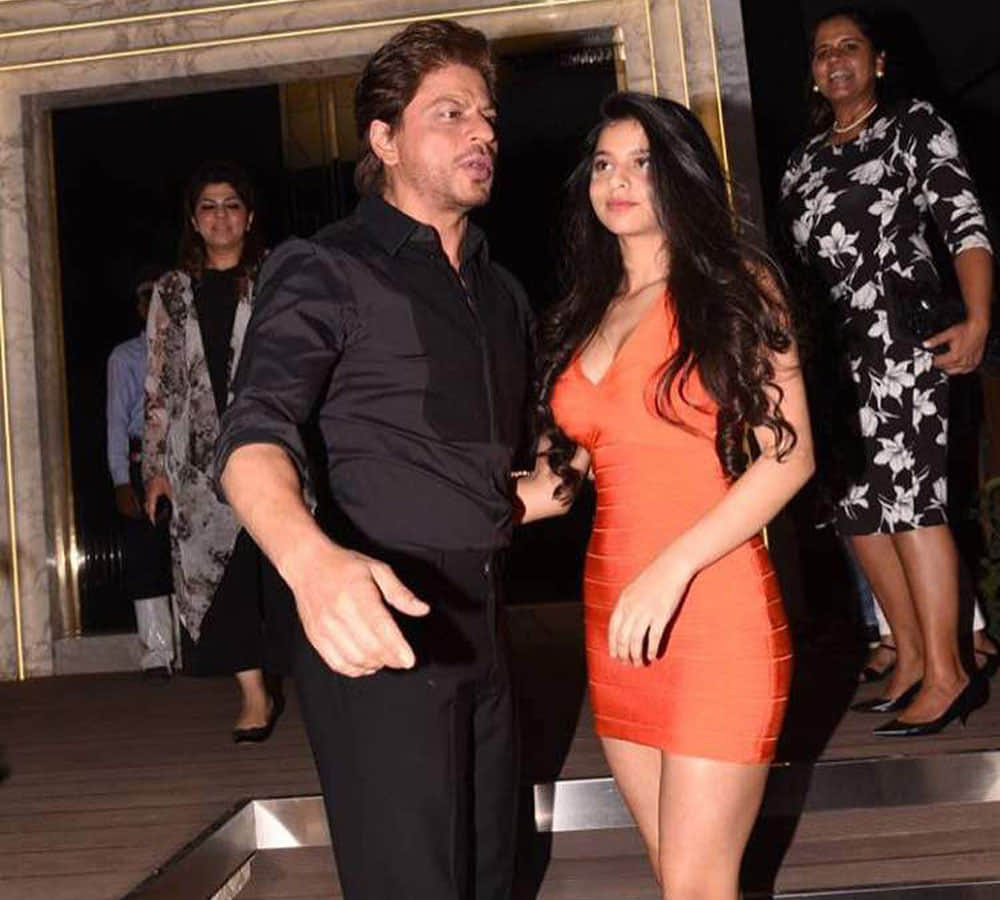 Gauri Khan Restaurant Launch Party, ShahRukh Arrives With Daughter Suhana