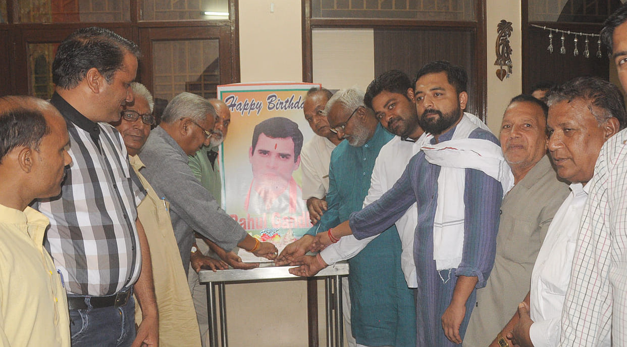 Congressmen celebrate Rahul Gandhi birthday.