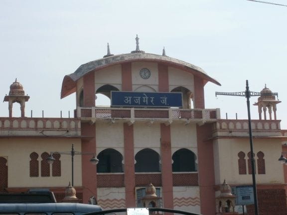 suresh prabhu will lay foundation for solar energy plant in ajmer 