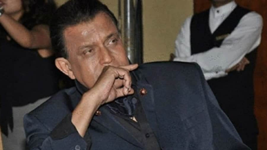sushmita sen and mithun chakraborty rape scene in chingari make her angry and mithun havoc