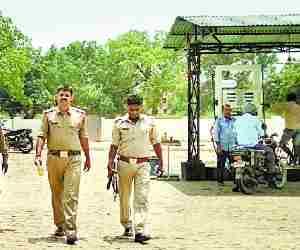 Firing at cashier of petrol pump