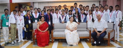 sumitra mahajan lok sabha speakar maheshwari scholarship uttar pradesh
