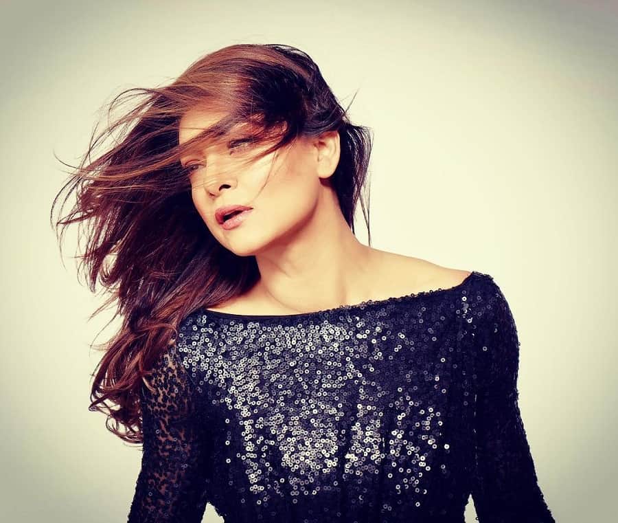 Sushmita Sen plays the guitar, Boyfriend shares video