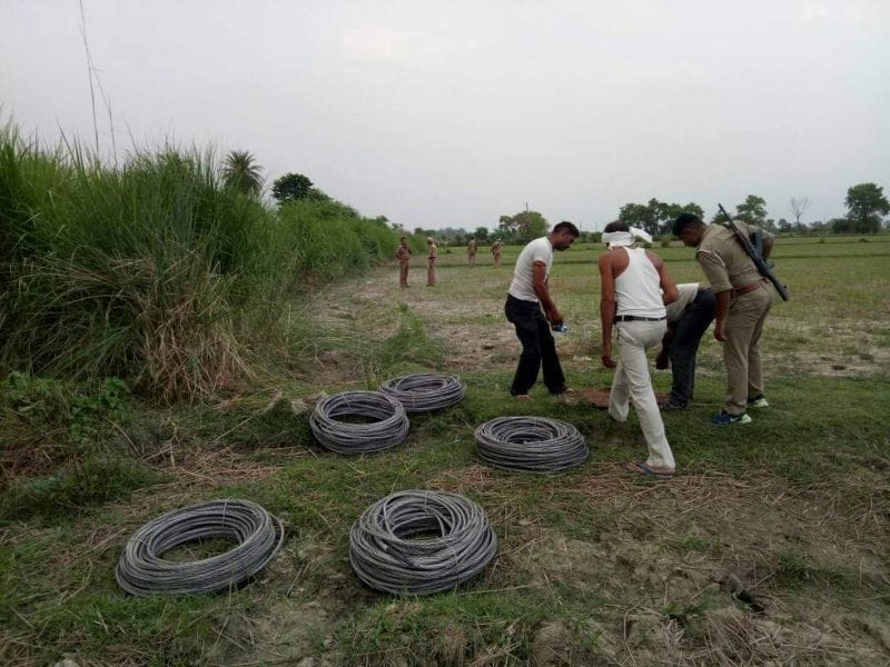 चोरों ने काटे तार, 200 गांवों की बिजली गुल