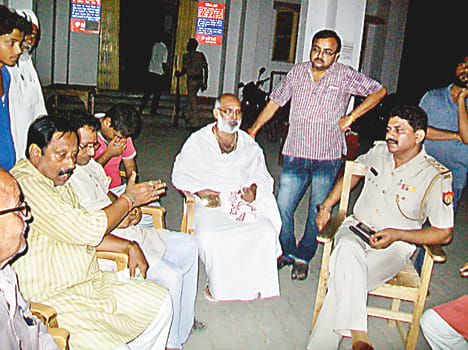 mote mahaadevan mandir get par maarapeet, bavaal
