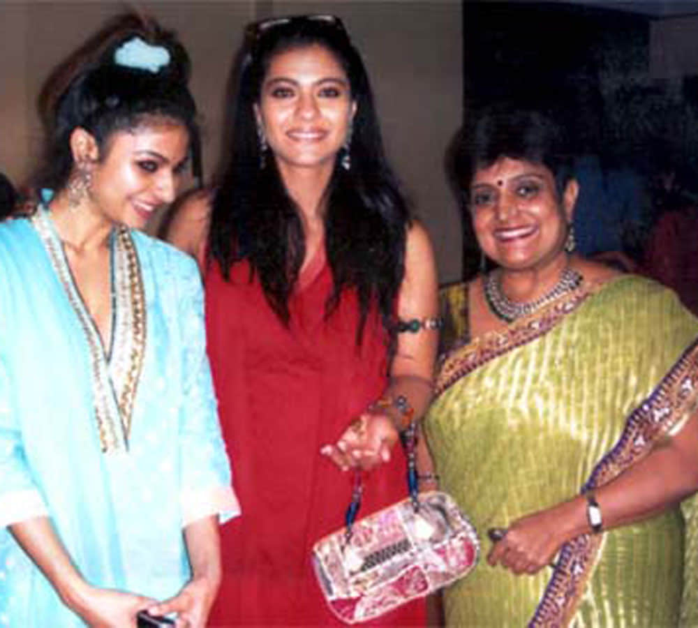 veena nagda is bollywood mehandi queen, rekha madhuri dixit dimple kapadia is her clients