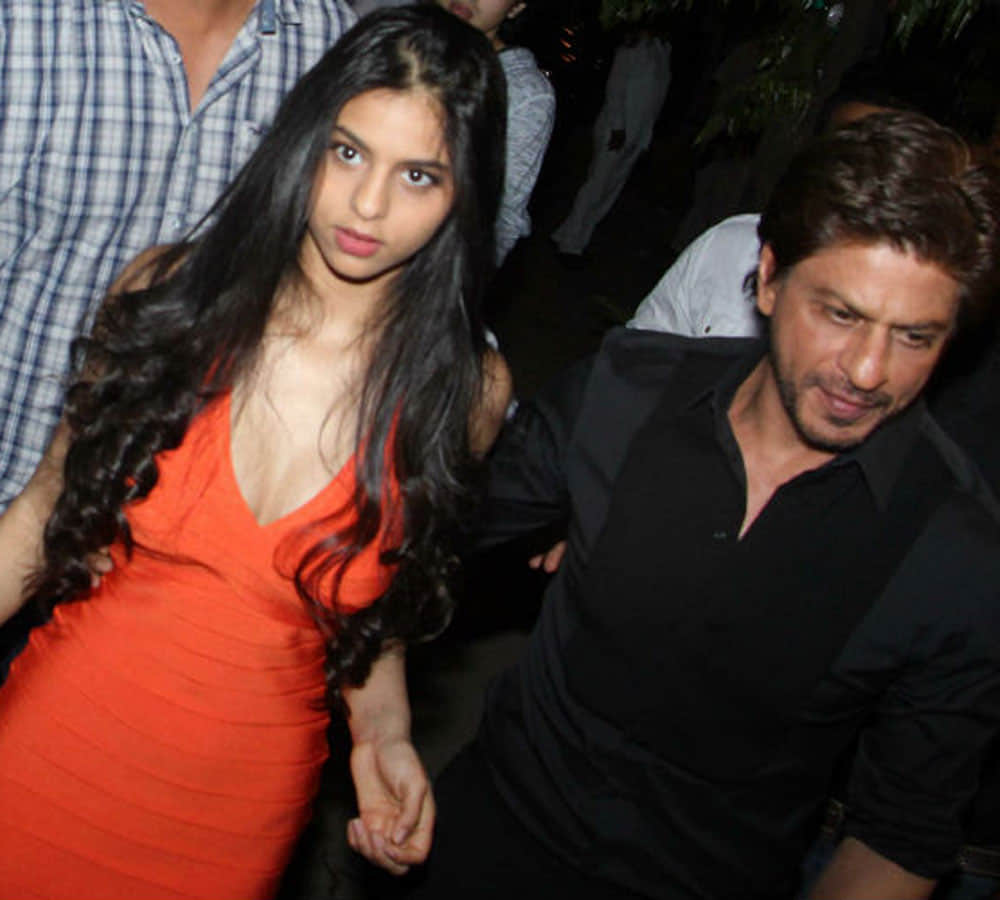 The cost of Suhana Khan sexy boots and bag is more than your dream