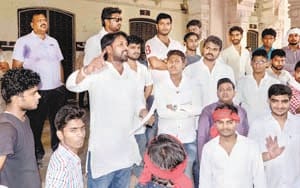 Students foiling ban on Ivvi on Hamza