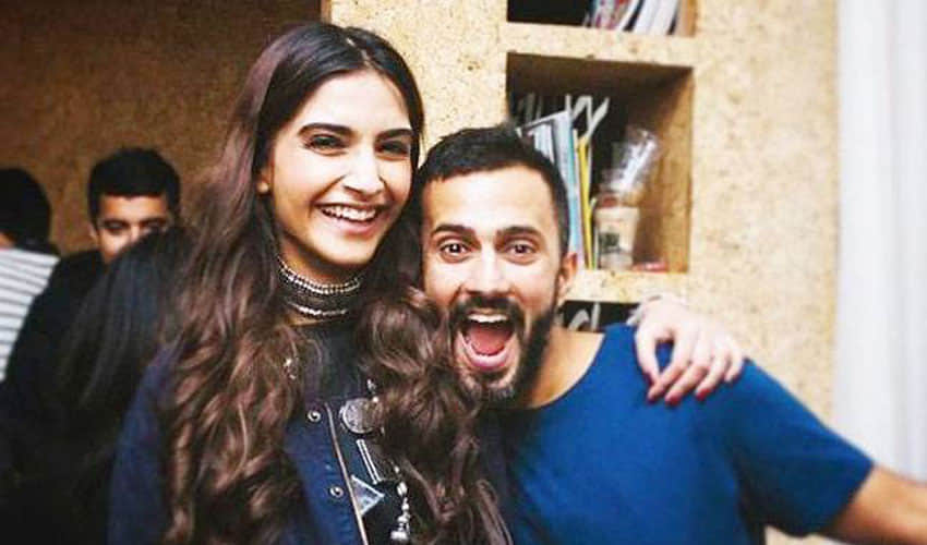 Anand Ahuja Posts Pictures With Girlfriend Sonam Kapoor On Instagram