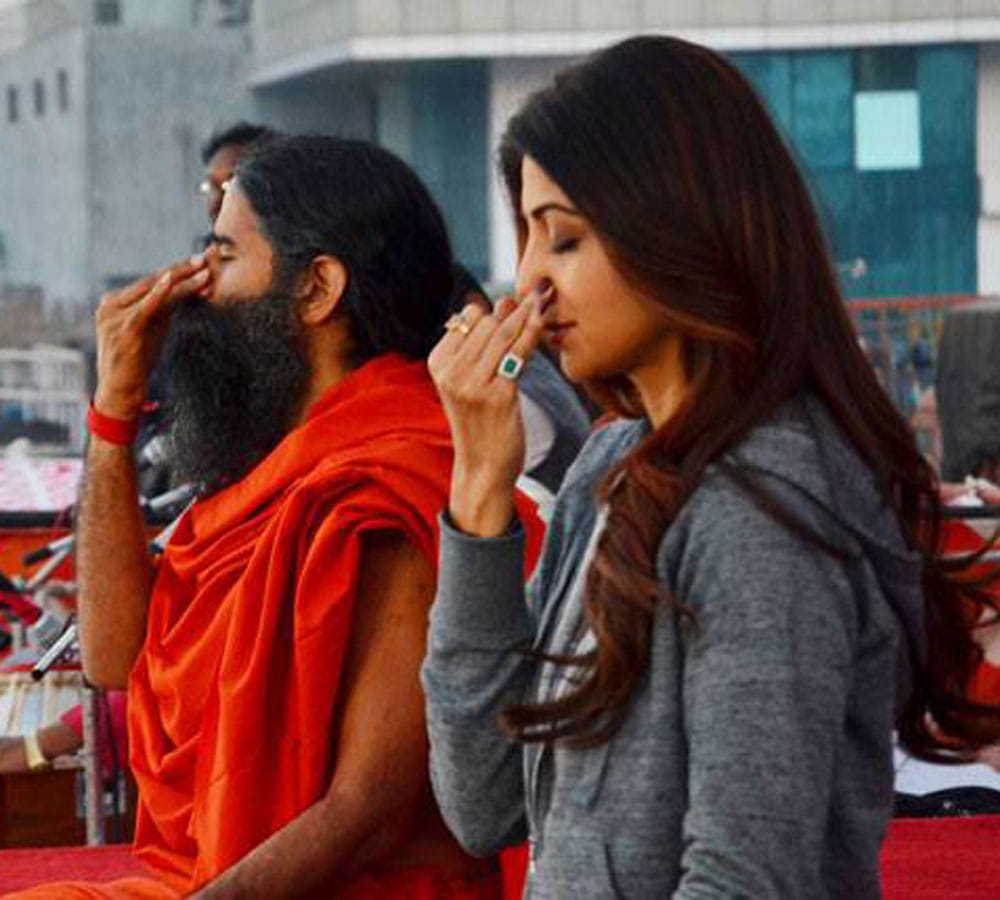 yoga day special story shilpa shetty known as bollywood yog guru