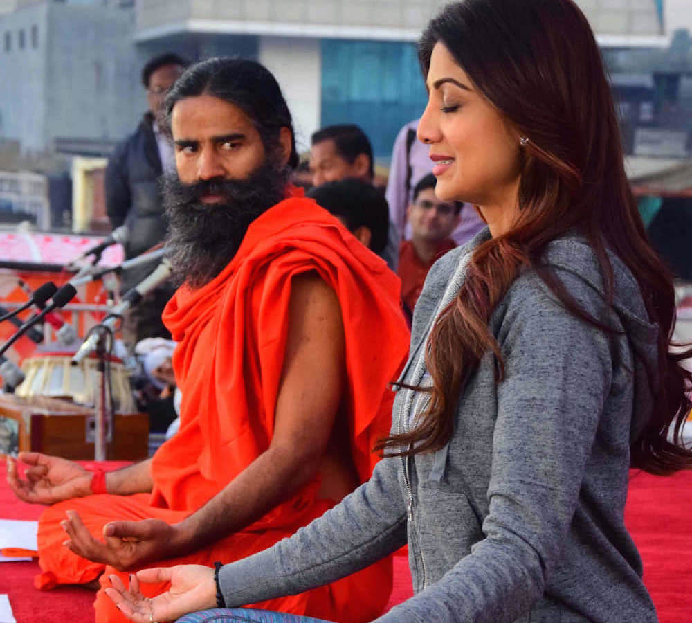 yoga day special story shilpa shetty known as bollywood yog guru