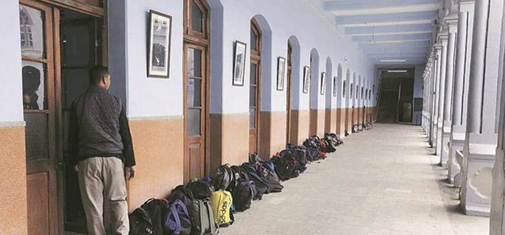darjeeling protest: now Students are stuck in schools and food supplys are low