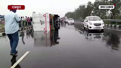 Passenger bus from delhi to Lahore met with accident at rajpura 