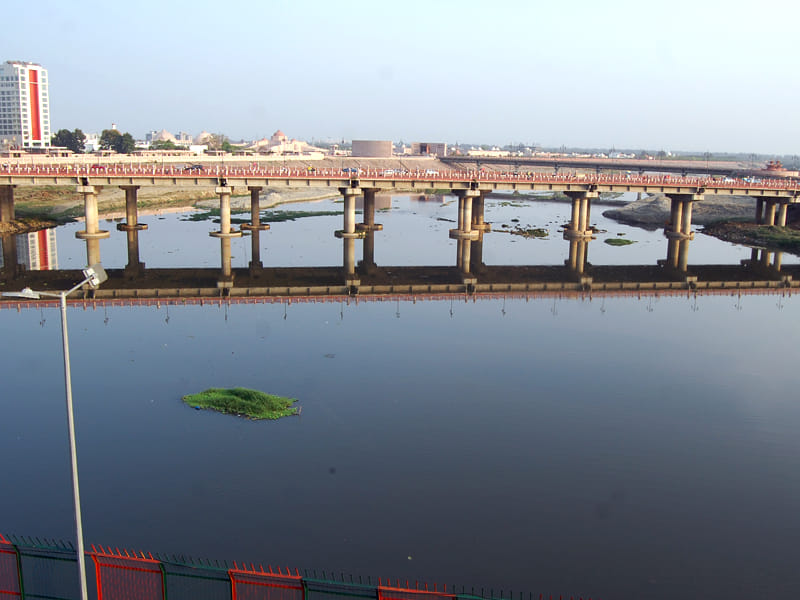 case registered against eight engineers in riverfront scam