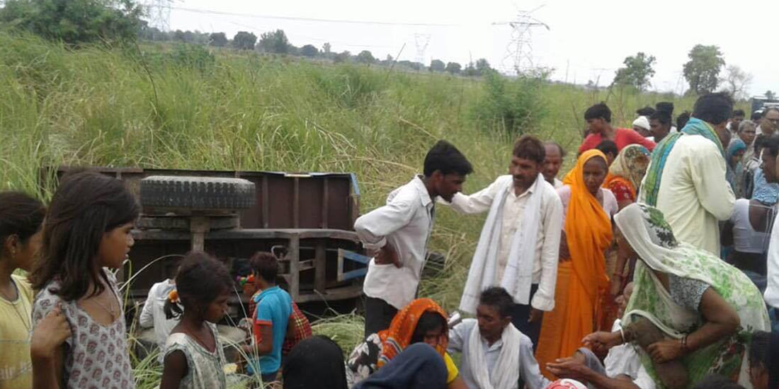 four people died under the tractor trolley at kanpur 