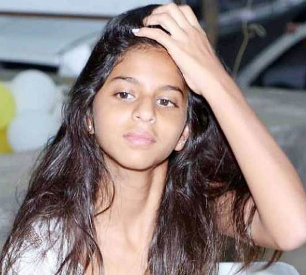 shahrukh khan daughter suhana khan old vs new stunnig pics