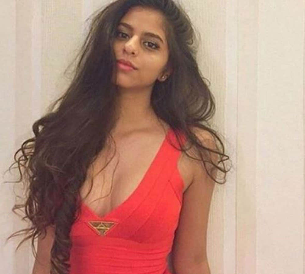 shahrukh khan daughter suhana khan old vs new stunnig pics