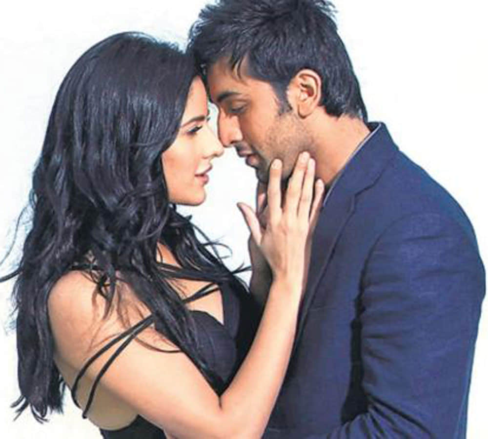Ranbir Kapoor and Katrina Kaif found without clothes In An Auto