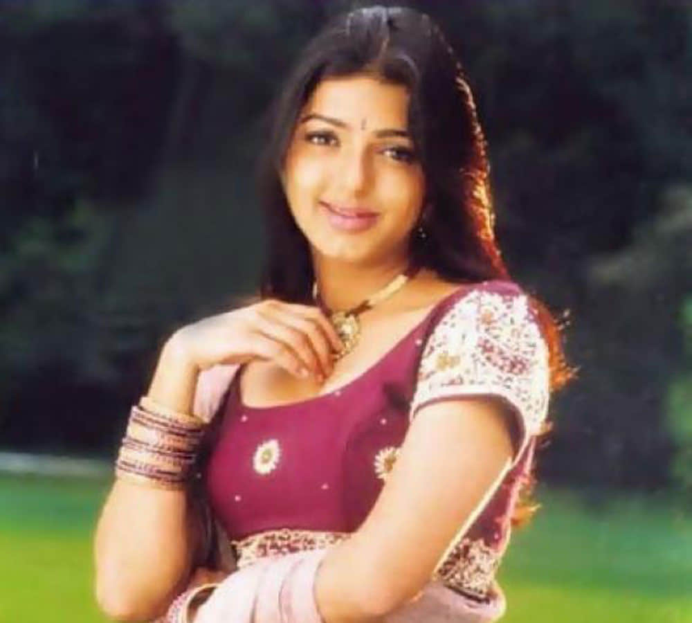 salman khan actress bhumika chawla setteled with her married life