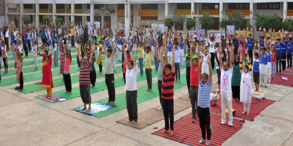 शरीर स्वस्थ रखने को प्रतिदिन करें योगाभ्यास: प्रो. धामी