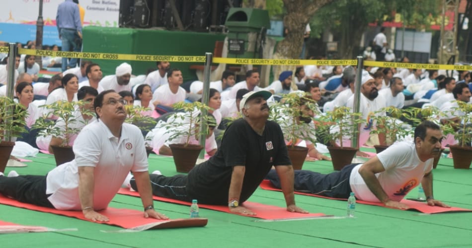 pm modi minister jp nadda doing yoga on international yoga day