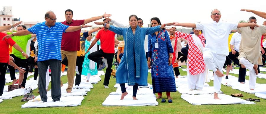 in pictures jaipurites on international yoga day 
