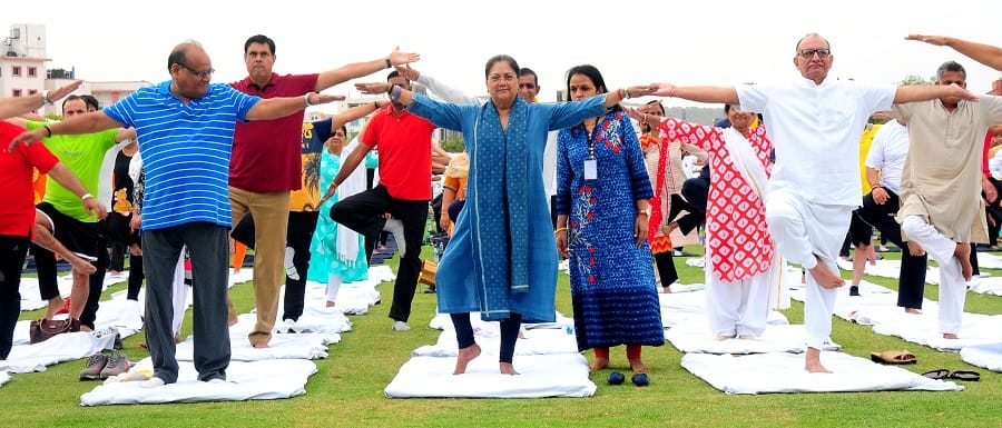 in pictures jaipurites on international yoga day 