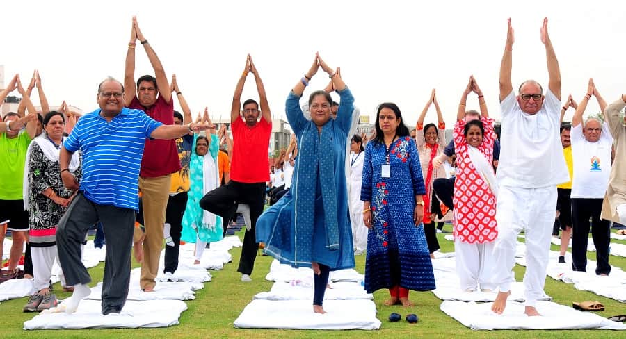 in pictures jaipurites on international yoga day 