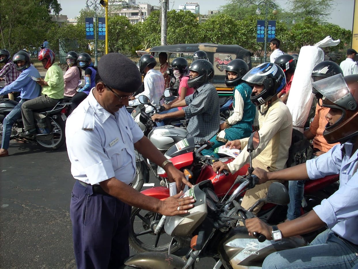 these highly creative advertisements by traffic police jaipur is getting attention of all