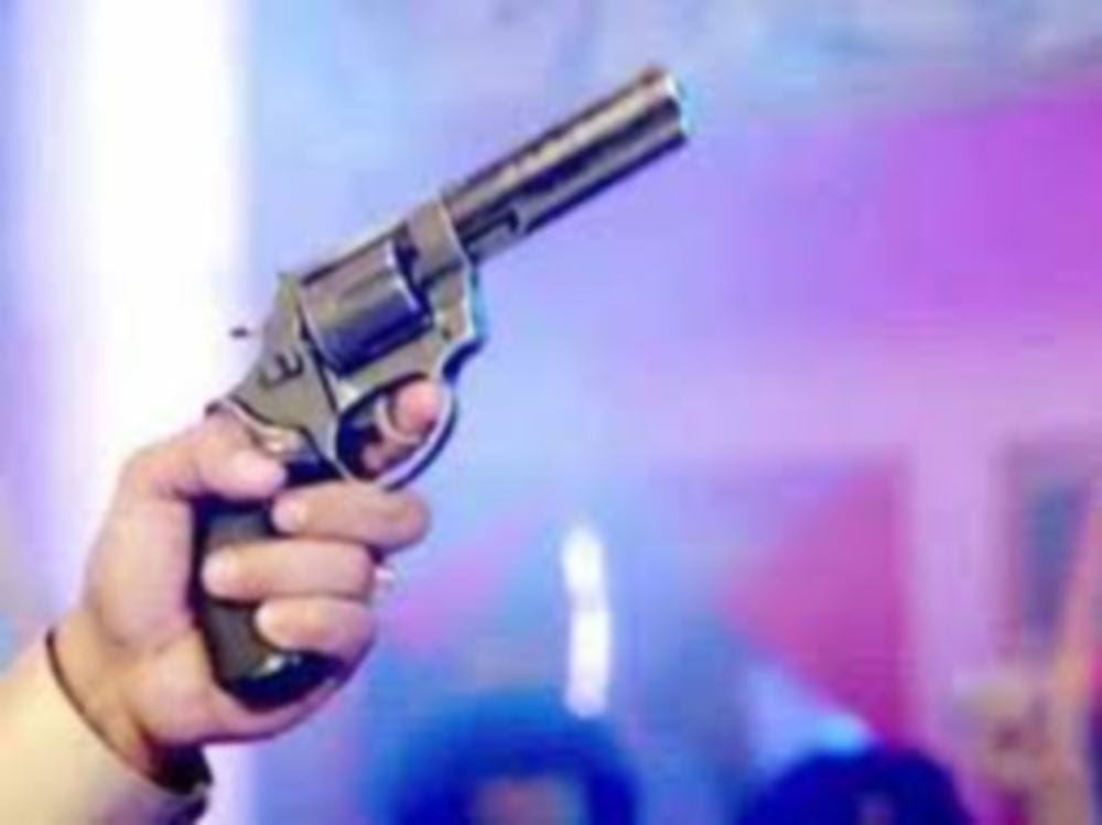 boy shot in kasganj for firing crackers