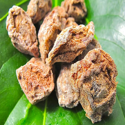 Know how this magical paste of Asafoetida with camphor will  give you relief from neck pain 