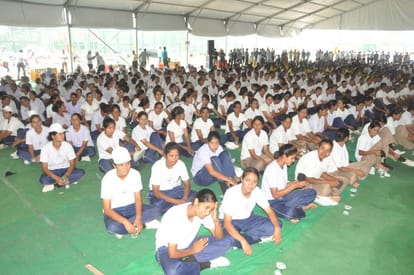 six thousand students will do yoga with pm modi special force alert for security