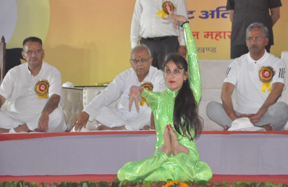 international yoga day chief minister trivendra singh rawat did yoga